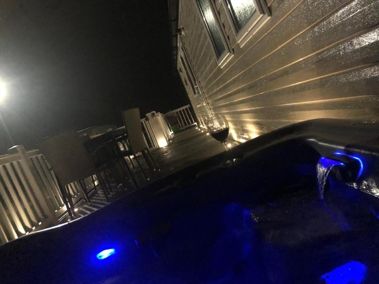 Luxury Hot Tub Retreat Villa Tattershall Exterior foto